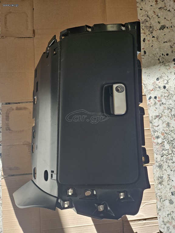 PORSCHE MACAN 95B ΝΤΟΥΛΑΠΙ ΓΙΑ ΔΕΞΙΟΤΙΜΟΝΟ.
