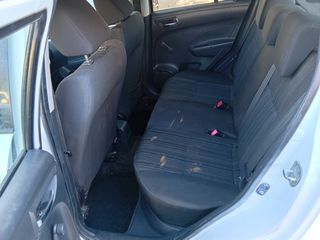 Suzuki Swift 2012-thumb-4