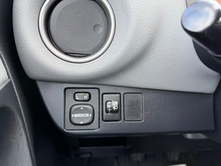 Toyota Yaris 2016-thumb-57
