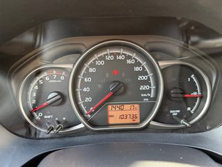 Toyota Yaris 2016-thumb-59