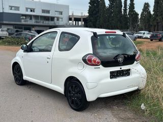 Toyota Aygo 2013-thumb-3