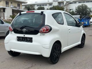 Toyota Aygo 2013-thumb-5