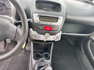 Toyota Aygo 2013-thumb-10