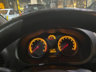 Opel Corsa 2010 1.2 EDITION-thumb-6