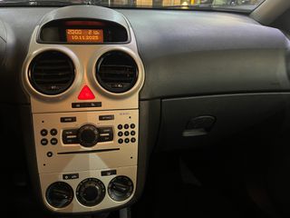 Opel Corsa 2010 1.2 EDITION-thumb-8