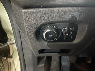 Opel Corsa 2010 1.2 EDITION-thumb-10