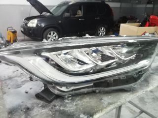 Toyota yaris-thumb-1