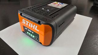 STIHL AP 300 S  ΚΑΙΝΟΥΡΓΙΑ ΑΧΡΗΣΙΜΟΠΟΙΗΤΗ επαναφορτιζόμενη μπαταρία