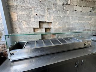 ΕΠΙΤΡΑΠΕΖΙΟ SALAD BAR,  8 θέσεων με λεκανακια 1/2 , Διαστάσεις: 180X33X45cm