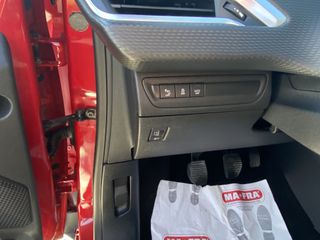 Peugeot 2008 2017 1.2 Pure Tech Allure-thumb-16
