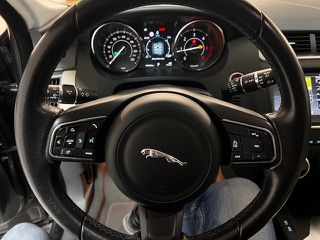 Jaguar E-Pace 2020 PANORAMA  S-thumb-13