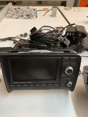 Audi rns-e-thumb-1