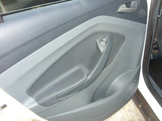 Ford B-Max 2013-thumb-10