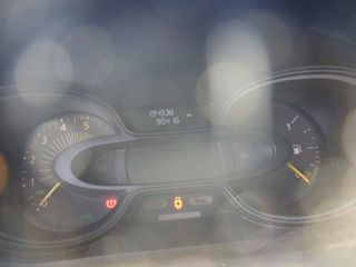 Renault Trafic 2017-thumb-8