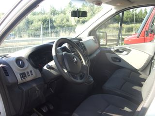 Renault Trafic 2017-thumb-10