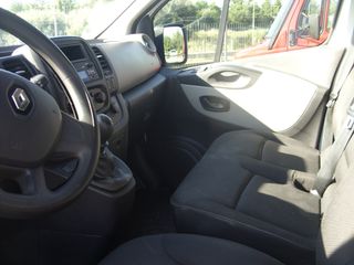 Renault Trafic 2017-thumb-13