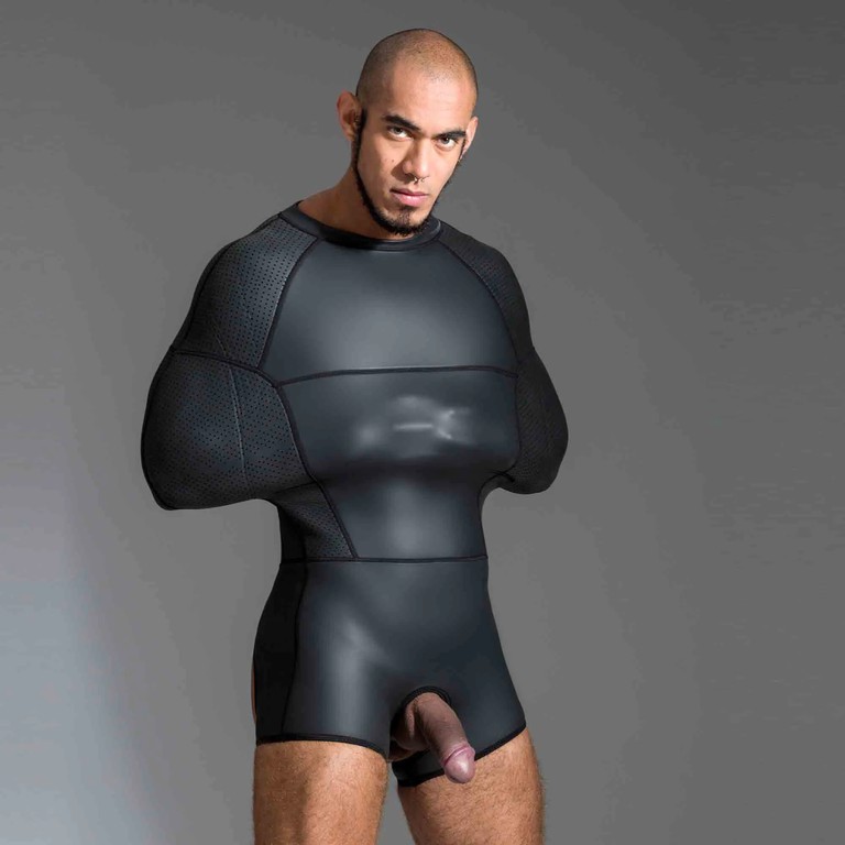665 Neoprene Pod Suit - Black - Small