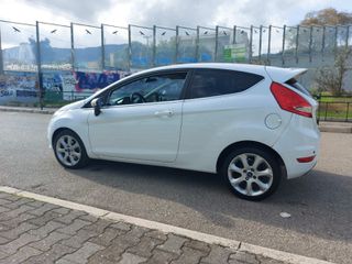 Ford Fiesta 2012 1.4 TDCI DIESEL  TITANIUM ST-LINE-thumb-4
