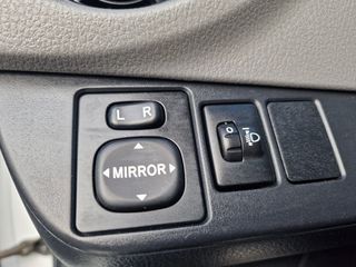 Toyota Yaris 2017 1.0 (69Hp) VVTI-thumb-9