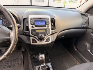 Hyundai i 30 2011-thumb-15