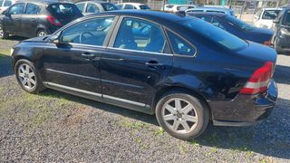 Volvo S40 2004 1.8-thumb-1
