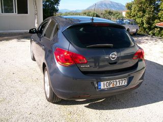 Opel Astra 2010 ASTRA J-thumb-2