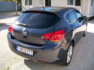 Opel Astra 2010 ASTRA J-thumb-3