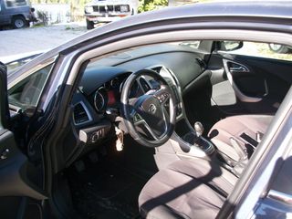Opel Astra 2010 ASTRA J-thumb-7