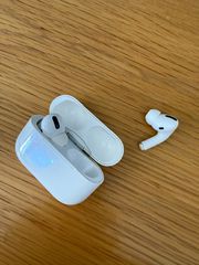 Apple AirPods Pro (1st Gen)-thumb-2