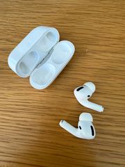 Apple AirPods Pro (1st Gen)-thumb-6