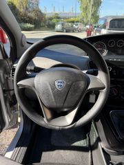Lancia Ypsilon 2013-thumb-12