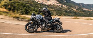 CFmoto 800ΜΤ Sport 2026 Με γνήσιο ΤΡΙΒΑΛΙΤΣΟ  στην Asia Moto Petsas!!!-thumb-2
