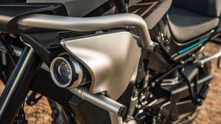 CFmoto 800ΜΤ Sport 2026 Με γνήσιο ΤΡΙΒΑΛΙΤΣΟ  στην Asia Moto Petsas!!!-thumb-5