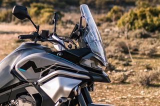 CFmoto 800ΜΤ Sport 2026 Με γνήσιο ΤΡΙΒΑΛΙΤΣΟ  στην Asia Moto Petsas!!!-thumb-7