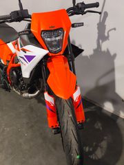 KTM 390 SMC R 2026-thumb-1
