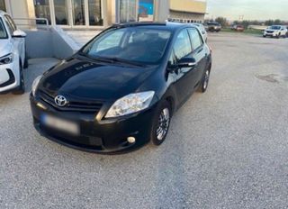 Toyota Auris 2011