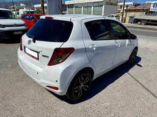 Toyota Yaris 2014-thumb-5