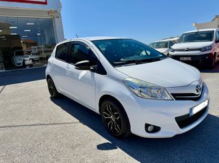 Toyota Yaris 2014-thumb-6