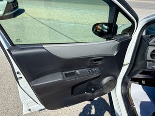 Toyota Yaris 2014-thumb-8
