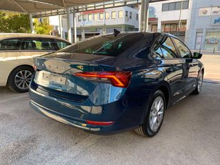 Skoda Octavia 2021-thumb-5
