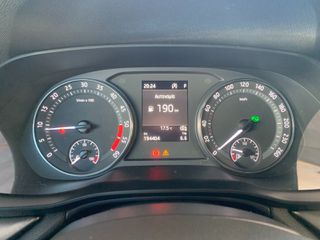 Skoda Octavia 2021-thumb-12