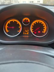 Opel Corsa 2014-thumb-4