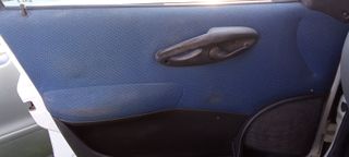 Fiat Punto 2001-thumb-11