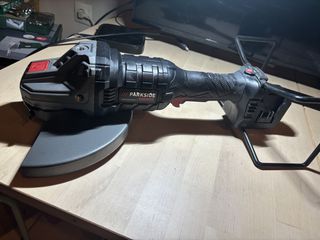 Γωνιακός τροχός  Parkside PWSAP 20-Li D4.
Είναι πραγματικά αδούλευτος.