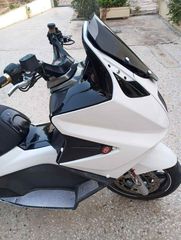Gilera GP 800 2009-thumb-5