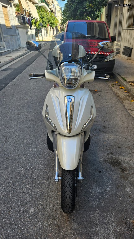 Piaggio Beverly 300 2015 BEVERLY 300