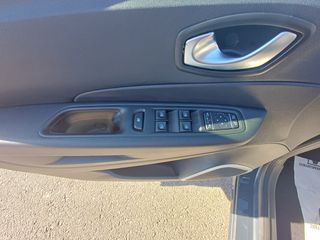 Renault Captur 2018-thumb-24