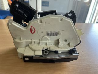 Seat/Skoda/VW κλειδαριά εμπρός δεξιά 5K1837016B 7PIN