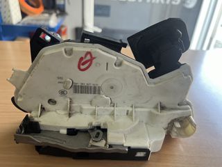 Seat/Skoda/VW κλειδαριά εμπρός αριστερή 7PIN 5K1837015E