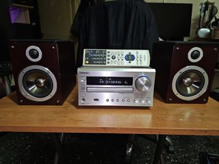 Onkyo cr-535 + Ηχεία philips βιβλιοθήκης 50w